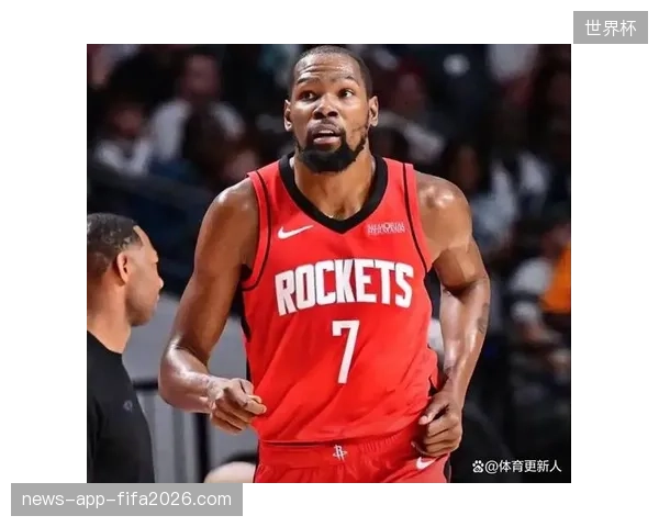 杜兰特在常规赛后半段保持了极高的出勤率和得分效率,成为火箭的绝对核心 杜兰特在常规赛后半段保持了极高的出勤率和得分效率,成为火箭的绝对核心